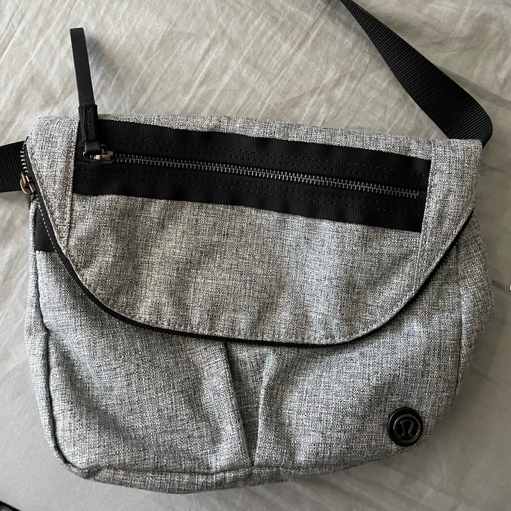 Lululemon Festival bag